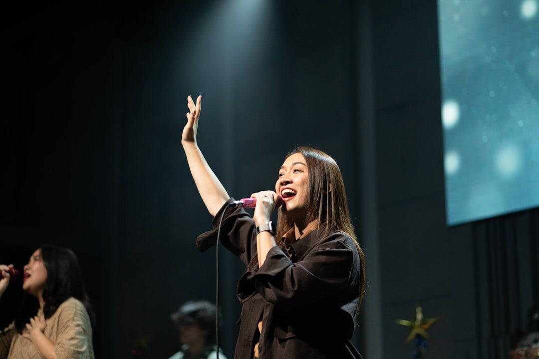 inspirational woman on stage
