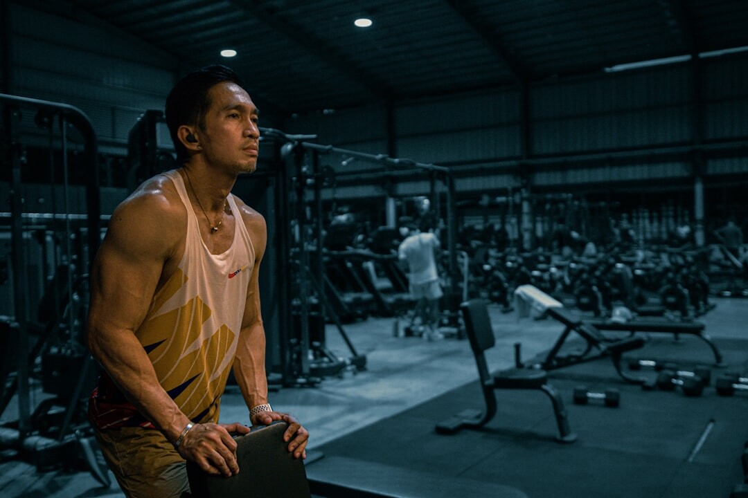 actor in gym workout